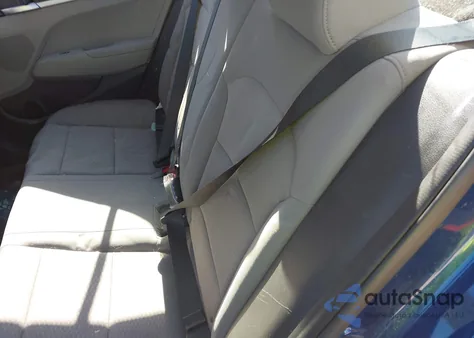 2020 Hyundai Elantra Se z USA, uszkodzony, nr VIN 5NPD74LF3LH622958